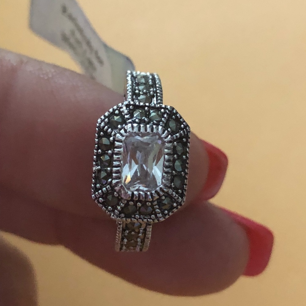 NWT stunning cubic zirconium Park Lane ring sz 8